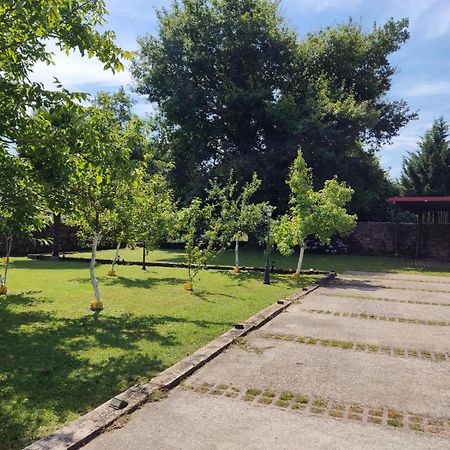 Posada Real La Montanesa Corrales De Buelna Esterno foto